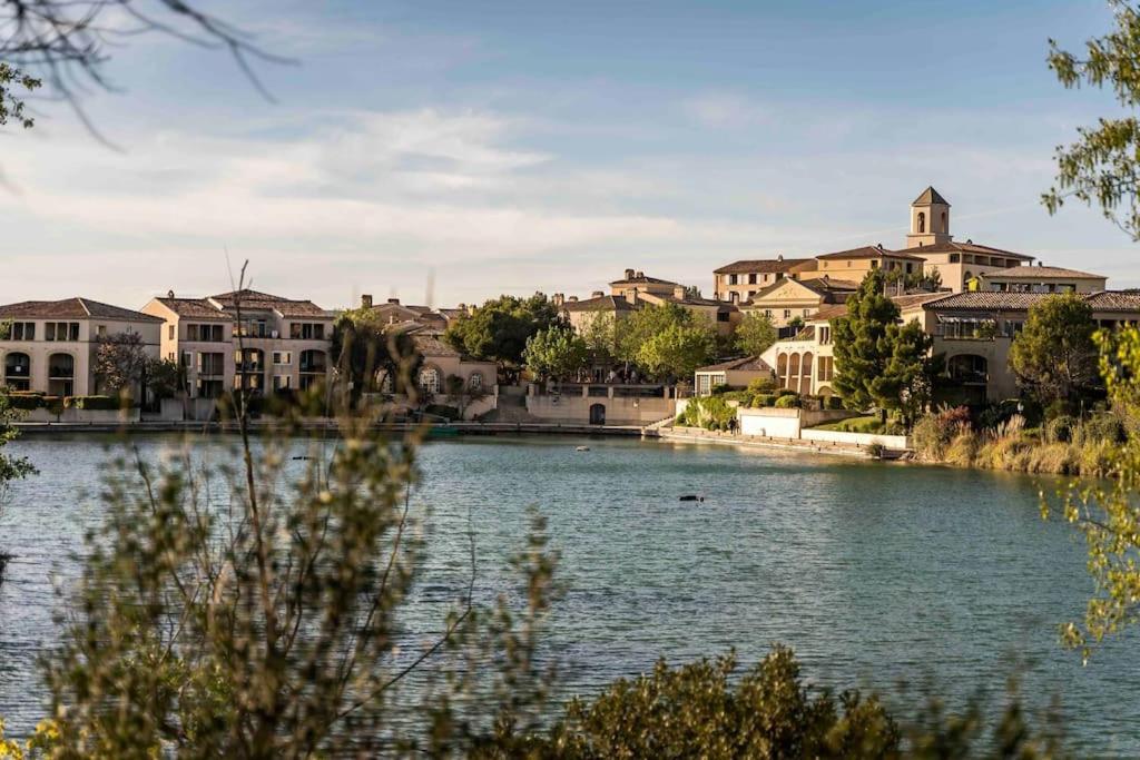 Magnifique Vue Lac Au Golf De Pont-Royal Mallemort Dış mekan fotoğraf